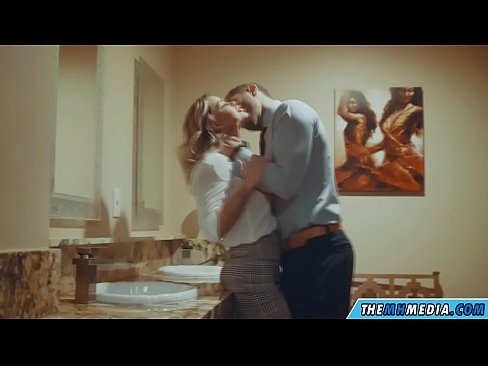 ❤️ Kung ang usa ka busty blonde naghaylo kanimo sa usa ka publiko nga kasilyas Russian porn sa pornograpiya ceb.pornosexphoto.ru ☑